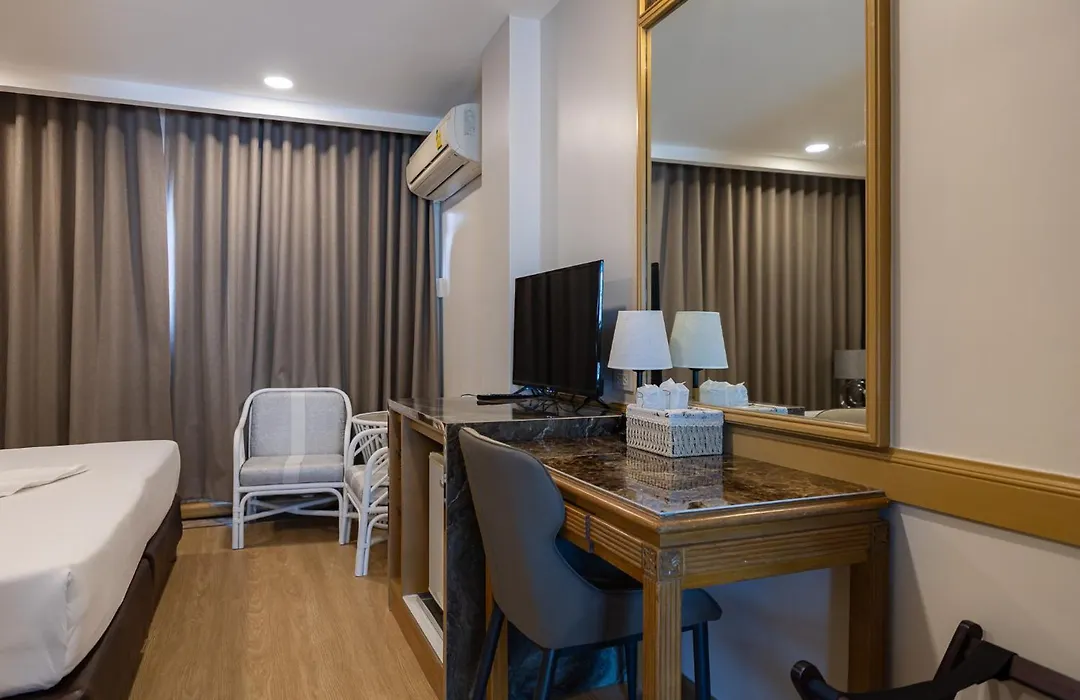 Hotel Pattaya Beach-1